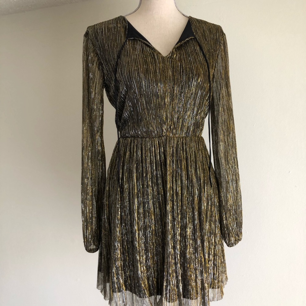 🟡 3/$25!!! Xhilaration metallic dress